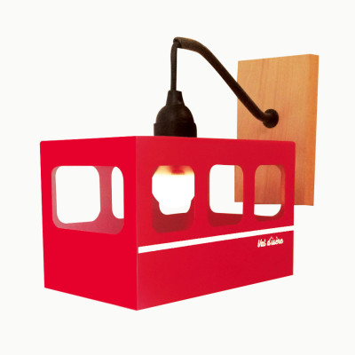Lampe en forme de cabine de téléphérique à suspendre, à poser ou à Lampe en forme de cabine de téléphérique à suspendre, à poser ou à
