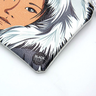 SMALL POCKET INUIT GIRL SMALL POCKET INUIT GIRL