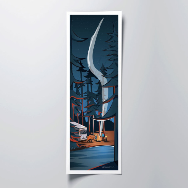 Poster verticale da parete con falò in una foresta scura in blu notte per la decorazione
