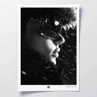 Poster in bianco e nero, fotografia minimalista, decorazione murale di design di uno sciatore chic per un interno moderno Poster in bianco e nero, fotografia minimalista, decorazione murale di design di uno sciatore chic per un interno moderno