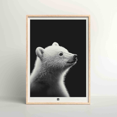 Affiche noir et blanc, photographie minimaliste, décoration murale design d'un bébé ours polaire pour intérieur moderne. Affiche noir et blanc, photographie minimaliste, décoration murale design d'un bébé ours polaire pour intérieur moderne.