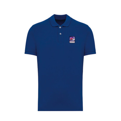 Polo bleu Blackpeuf en coton biologique – mode montagne avec patch iconique illustré Polo bleu Blackpeuf en coton biologique – mode montagne avec patch iconique illustré