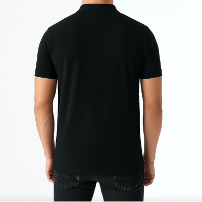 Schwarzes Blackpeuf-Polo aus 100 % Bio-Baumwolle – eleganter Stil mit illustriertem Bergmotiv