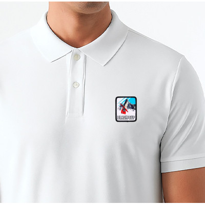 Weißes Blackpeuf-Polo aus Bio-Baumwolle – hochwertiges Polo mit dekorativem Bergmotiv Weißes Blackpeuf-Polo aus Bio-Baumwolle – hochwertiges Polo mit dekorativem Bergmotiv
