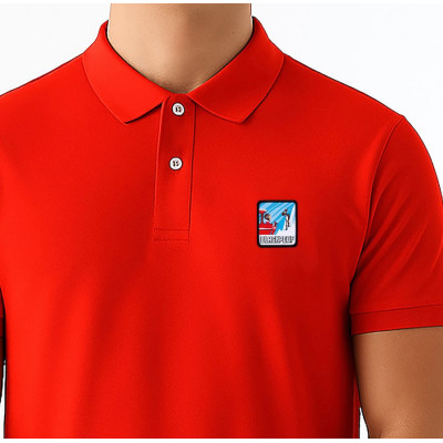 Rotes Blackpeuf-Polo aus Bio-Baumwolle mit Berg-Patch – Designkleidung inspiriert von Savoyen Rotes Blackpeuf-Polo aus Bio-Baumwolle mit Berg-Patch – Designkleidung inspiriert von Savoyen