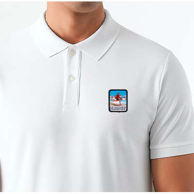 Weißes Blackpeuf-Polo aus Bio-Baumwolle – hochwertiges Polo mit dekorativem Bergmotiv Weißes Blackpeuf-Polo aus Bio-Baumwolle – hochwertiges Polo mit dekorativem Bergmotiv