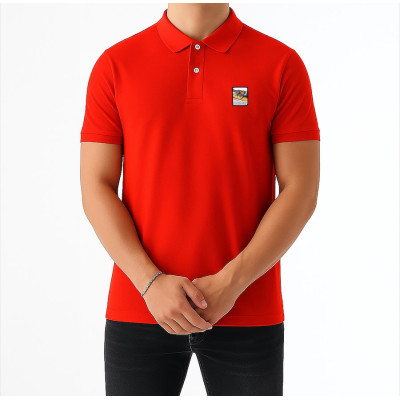 Rotes Blackpeuf-Polo aus Bio-Baumwolle mit Berg-Patch – Designkleidung inspiriert von Savoyen