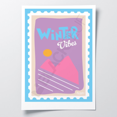 Affiche Les Timbrés Blackpeuf Winter Vibes avec pistes de ski, montagne et soleil aux tons roses – poster coloré humoristique