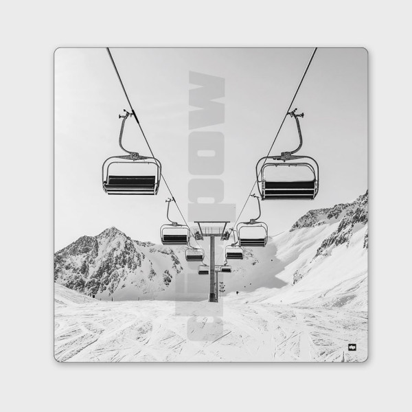 Quadro in bianco e nero, fotografia di seggiovie sopra le piste, ideale per un arredamento di design e moderno.