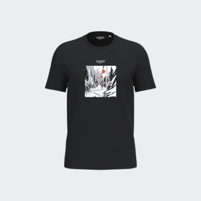Blackpeuf black unisex T-shirt in organic cotton – Illustration of mountains with a red cable car and snow-covered forest Blackpeuf black unisex T-shirt in organic cotton – Illustration of mountains with a red cable car and snow-covered forest