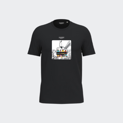T-shirt Blackpeuf noir unisexe en coton bio – Illustration montagne, télésiège en famille et forêt enneigée, imprimé en Savoie T-shirt Blackpeuf noir unisexe en coton bio – Illustration montagne, télésiège en famille et forêt enneigée, imprimé en Savoie