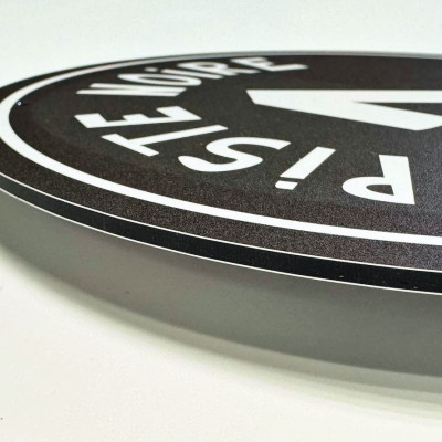 Aluminium ski slope marker | Blackpeuf mountain-themed décor