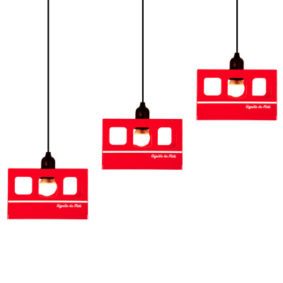 Lampe en forme de cabine de téléphérique à suspendre, à poser ou à