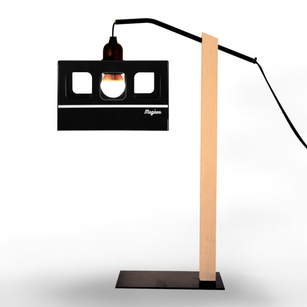 Lampe en forme de cabine de téléphérique à suspendre, à poser ou à