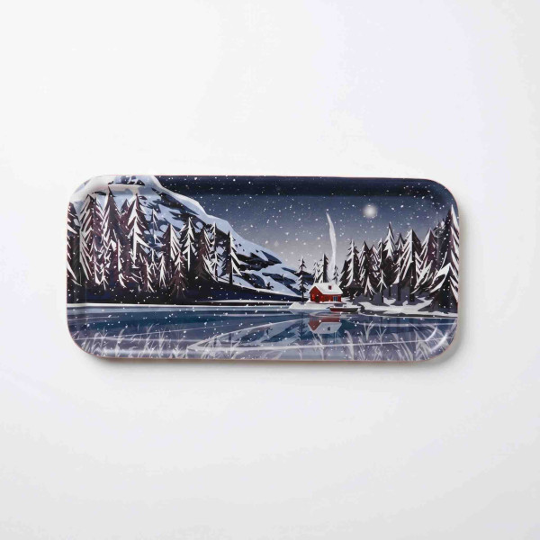 Vassoio da cucina in legno Blackpeuf con illustrazione colorata di uno chalet in riva al lago.