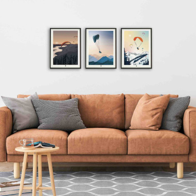 Wandposter eines Gleitschirmflugs mit Sonnenuntergang in Schwarz- und Orangetönen zur Dekoration
