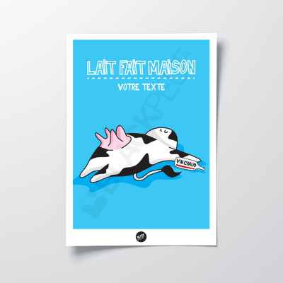 Affiche murale lait fait maison vache blanche allongée sur fond bleu humour pour la décoration. Affiche murale lait fait maison vache blanche allongée sur fond bleu humour pour la décoration.