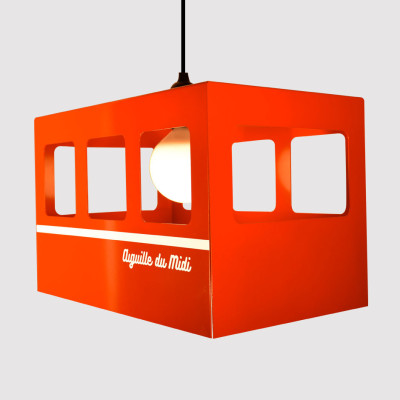 Lampe en forme de cabine de téléphérique à suspendre, à poser ou à Lampe en forme de cabine de téléphérique à suspendre, à poser ou à