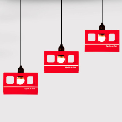 Lampe en forme de cabine de téléphérique à suspendre, à poser ou à Lampe en forme de cabine de téléphérique à suspendre, à poser ou à